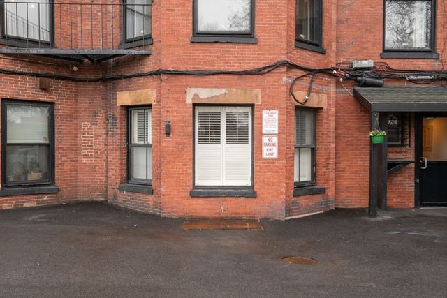 236 Beacon St 1E, Boston, MA 02116