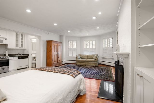 236 Beacon St 1E, Boston, MA 02116