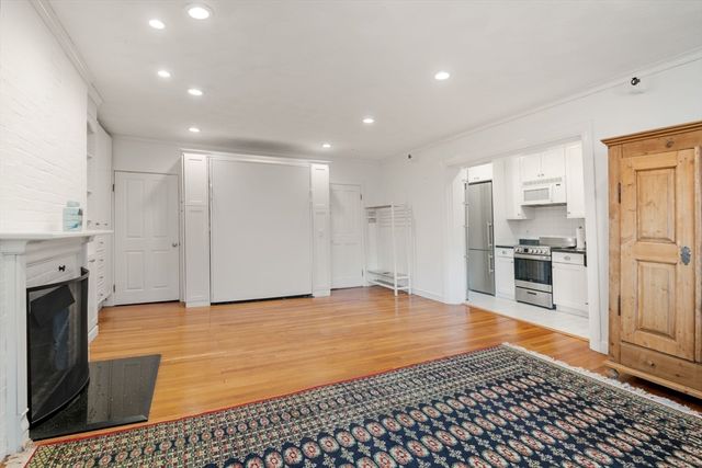 236 Beacon St 1E, Boston, MA 02116
