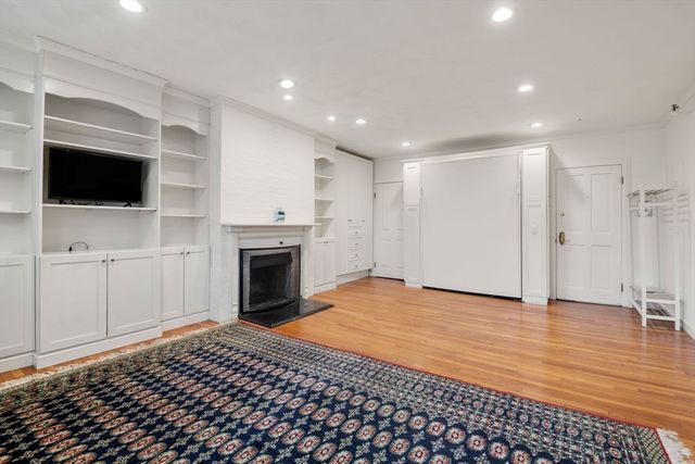 236 Beacon St 1E, Boston, MA 02116