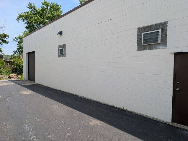 3230 Wireton Road W, Blue Island, IL 60406