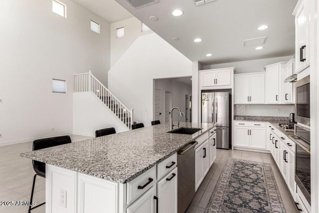 8773 W MEDLOCK Drive, Glendale, AZ 85305