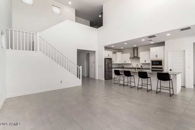 8773 W MEDLOCK Drive, Glendale, AZ 85305