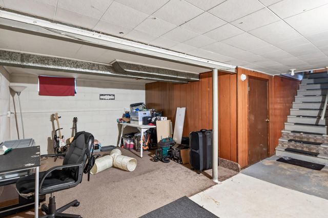 913 Russell Street, Saint Paul, MN 55106