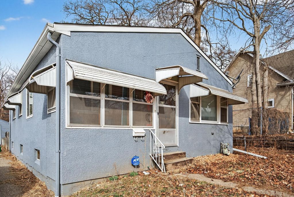 913 Russell Street, Saint Paul, MN 55106 — photo 2