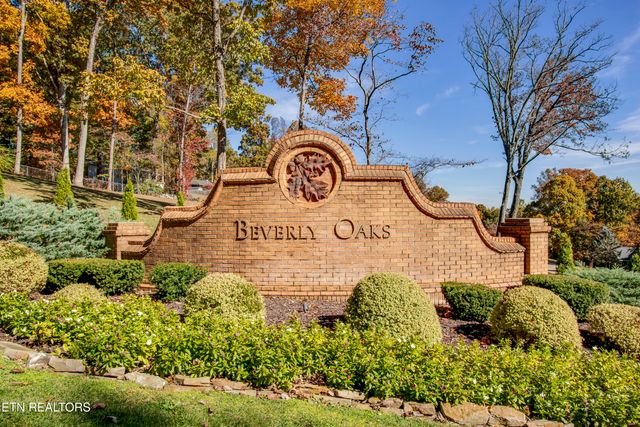 5232 Beverly Oaks Drive, Knoxville, TN 37918