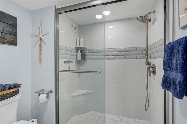 1111 N GULFSTREAM AVENUE 7C, Sarasota, FL 34236