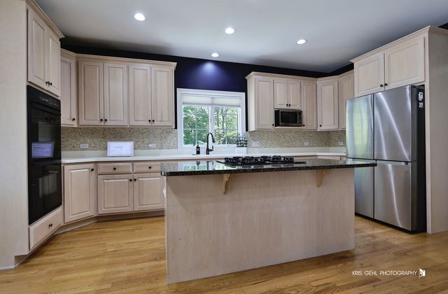21854 W Murfield Court, Mundelein, IL 60060