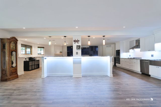 21854 W Murfield Court, Mundelein, IL 60060