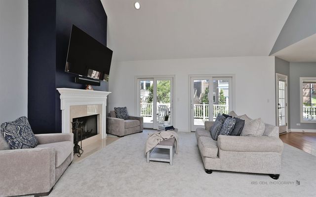 21854 W Murfield Court, Mundelein, IL 60060
