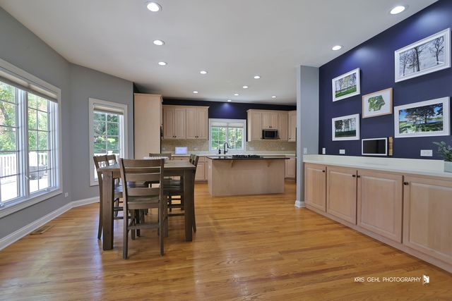 21854 W Murfield Court, Mundelein, IL 60060