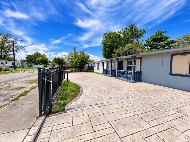 1869 NW 83rd Ter, Miami, FL 33147