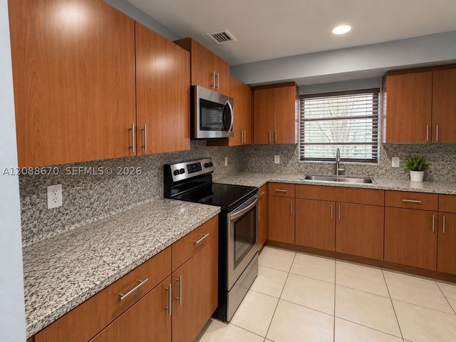 1869 NW 83rd Ter, Miami, FL 33147
