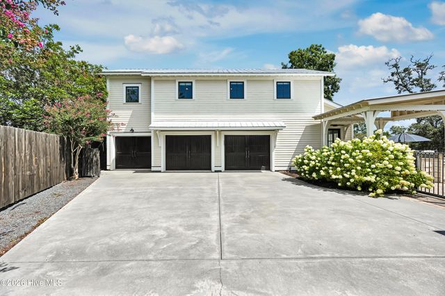 5134 Prices Creek Drive, Southport, NC 28461