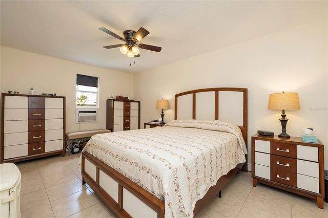 2869 30TH AVENUE N, St Petersburg, FL 33713
