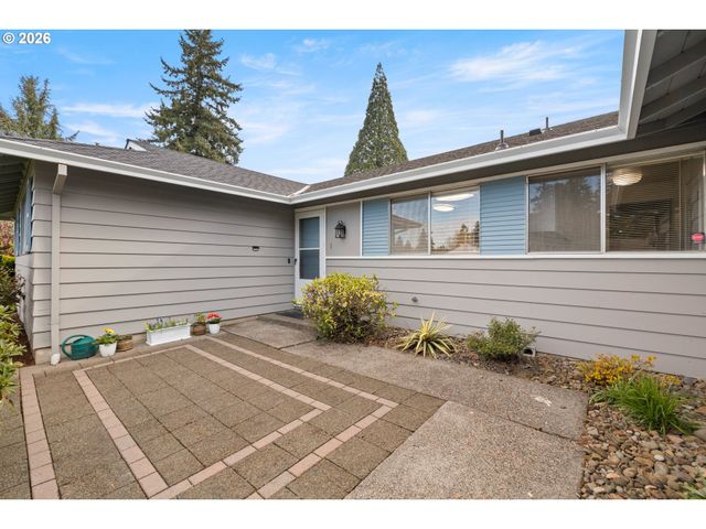 6368 Se PINE CREEK Way, Milwaukie, OR 97267