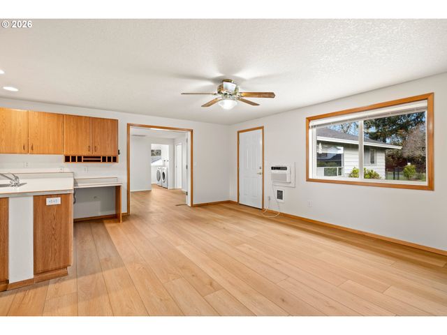 6368 Se PINE CREEK Way, Milwaukie, OR 97267