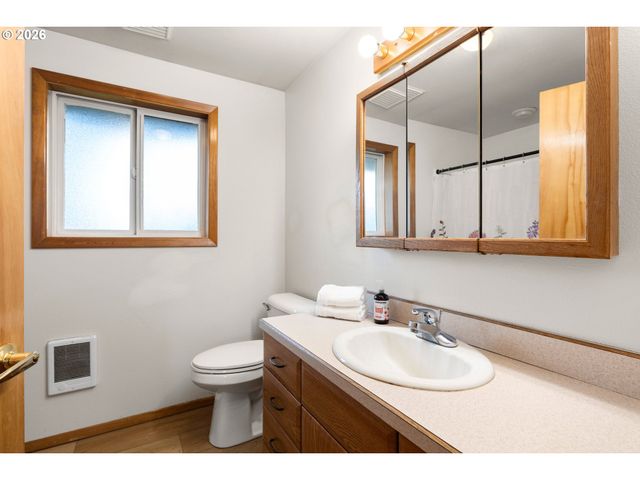 6368 Se PINE CREEK Way, Milwaukie, OR 97267