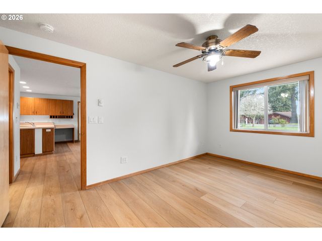 6368 Se PINE CREEK Way, Milwaukie, OR 97267