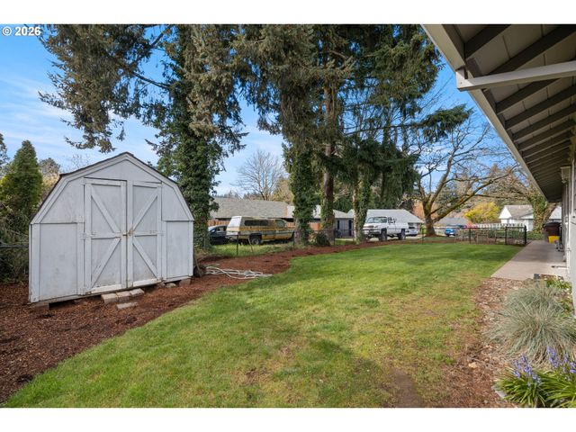 6368 Se PINE CREEK Way, Milwaukie, OR 97267