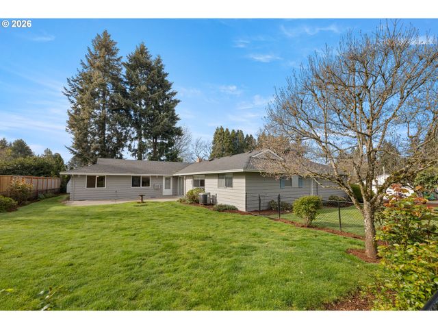6368 Se PINE CREEK Way, Milwaukie, OR 97267