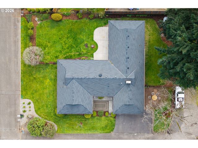 6368 Se PINE CREEK Way, Milwaukie, OR 97267