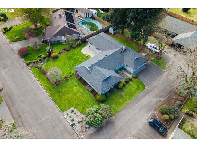 6368 Se PINE CREEK Way, Milwaukie, OR 97267