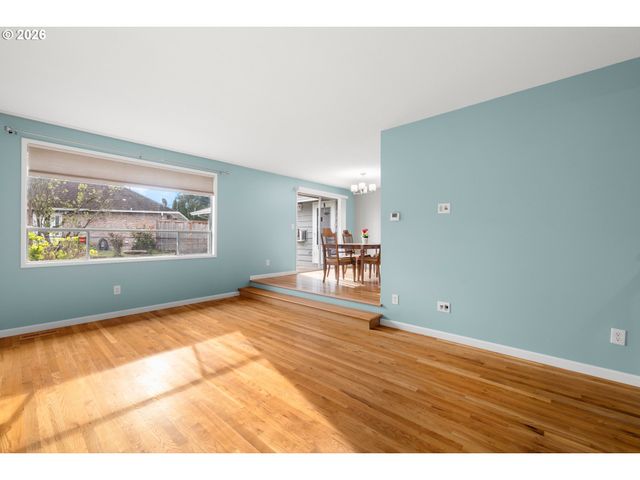 6368 Se PINE CREEK Way, Milwaukie, OR 97267