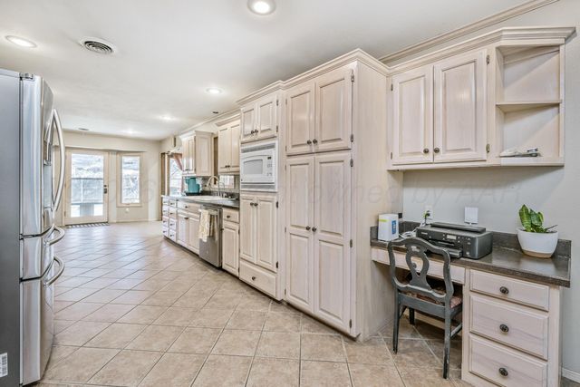 12 Country Club Drive, Canyon, TX 79015