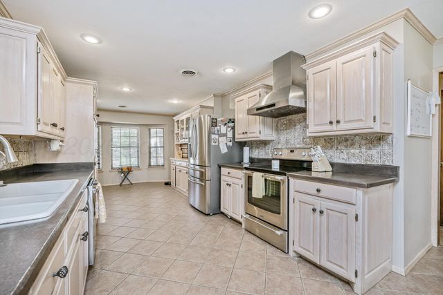 12 Country Club Drive, Canyon, TX 79015