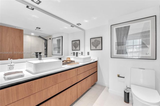 100 Bayview Drive 216, Sunny Isles Beach, FL 33160