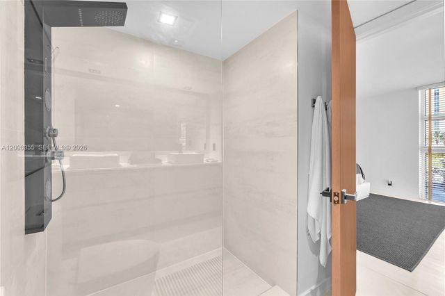 100 Bayview Drive 216, Sunny Isles Beach, FL 33160