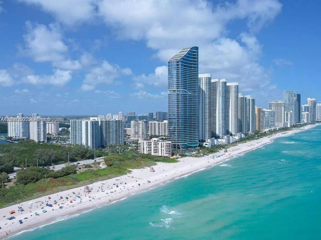 100 Bayview Drive 216, Sunny Isles Beach, FL 33160
