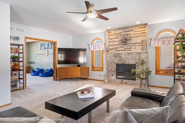15022 S Woodcrest Avenue, Homer Glen, IL 60491