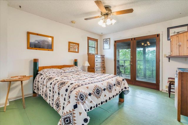 921 Peggys CV, Kyle, TX 78640