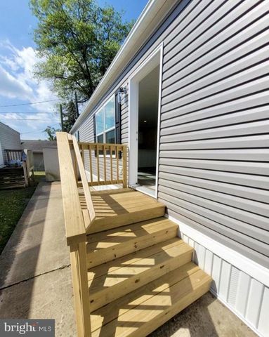 47 HILLTOP AVE, Akron, PA 17501