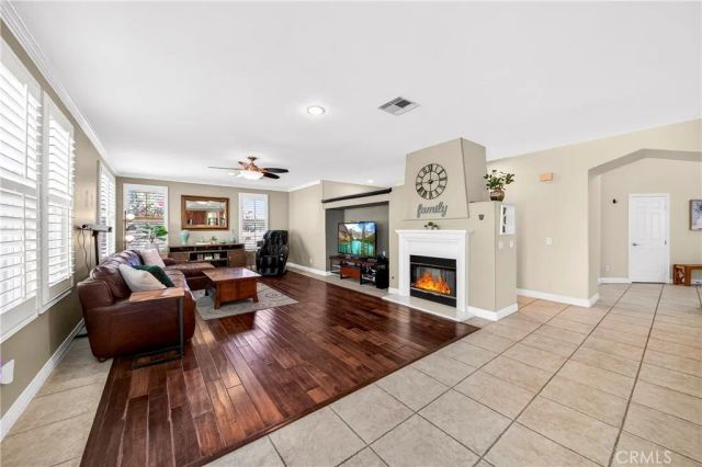 1749 Tamarron Drive, Corona, CA 92883