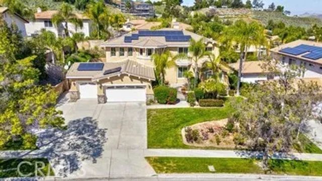 1749 Tamarron Drive, Corona, CA 92883