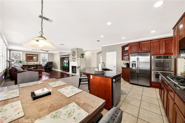1749 Tamarron Drive, Corona, CA 92883