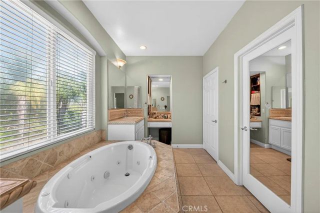 1749 Tamarron Drive, Corona, CA 92883