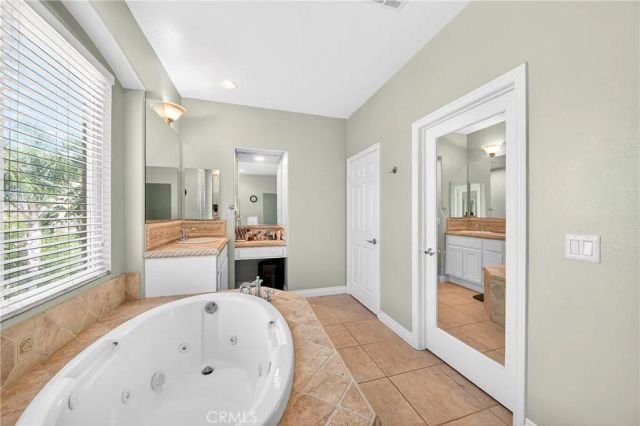 1749 Tamarron Drive, Corona, CA 92883