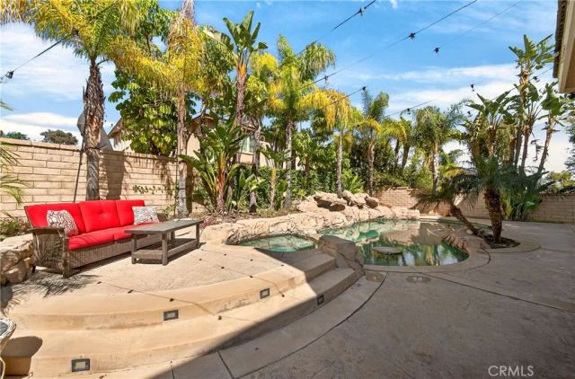 1749 Tamarron Drive, Corona, CA 92883