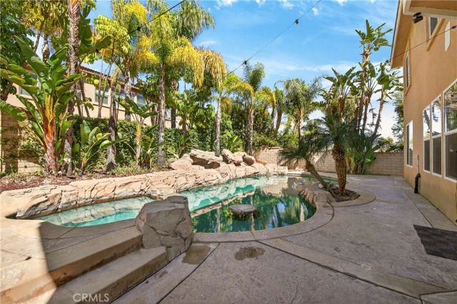 1749 Tamarron Drive, Corona, CA 92883