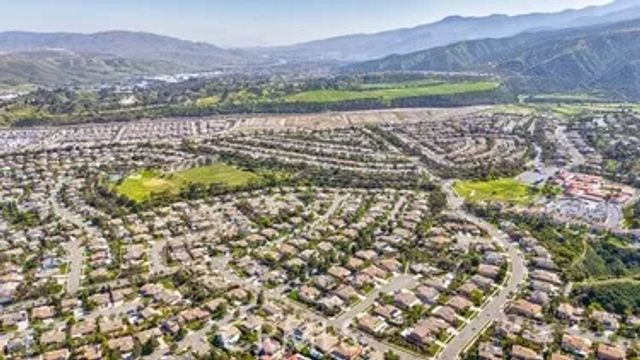1749 Tamarron Drive, Corona, CA 92883