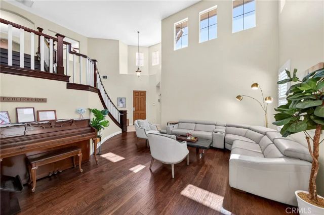 1749 Tamarron Drive, Corona, CA 92883