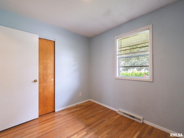 5824 N WESTERN Avenue, Peoria, IL 61614