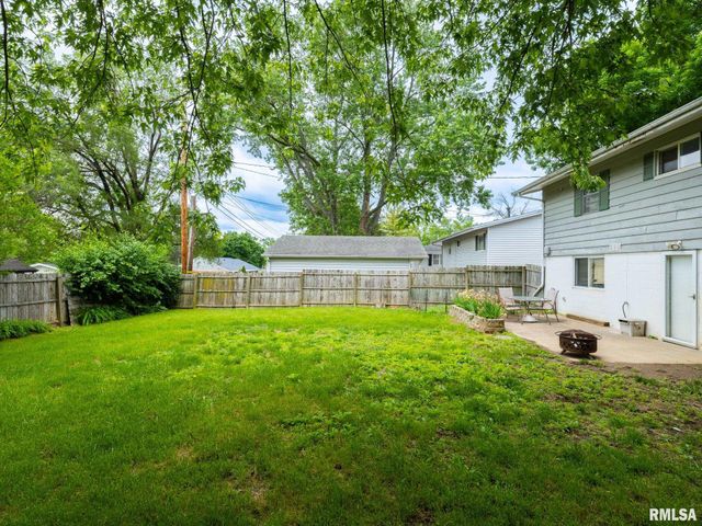 5824 N WESTERN Avenue, Peoria, IL 61614