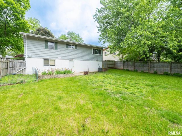5824 N WESTERN Avenue, Peoria, IL 61614