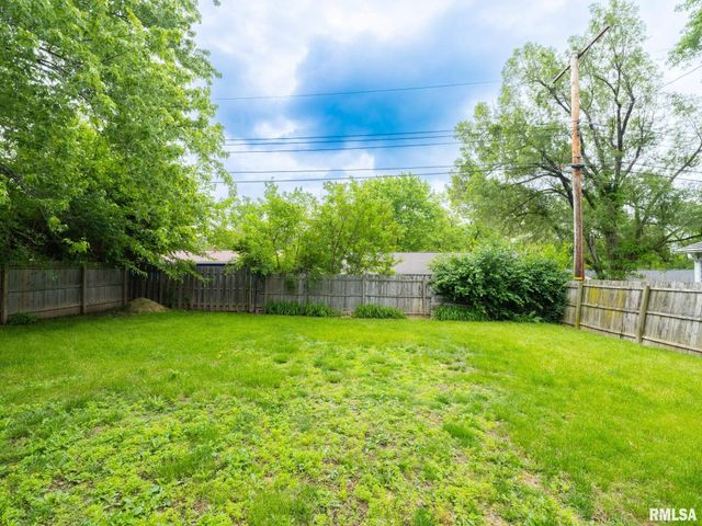 5824 N WESTERN Avenue, Peoria, IL 61614