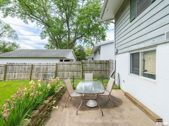 5824 N WESTERN Avenue, Peoria, IL 61614